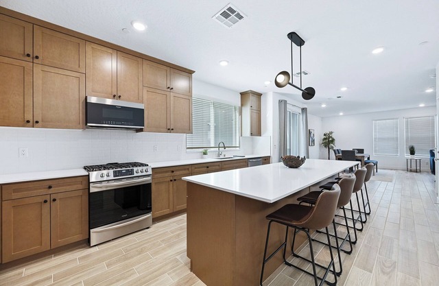 NEW Pristine Copper River Brambles Home - 4bd 3ba