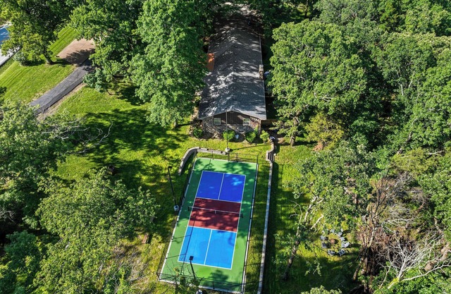 NEW! Private Pickleball Court, Sauna, Large Yard; Classic STR, Heart of Branson