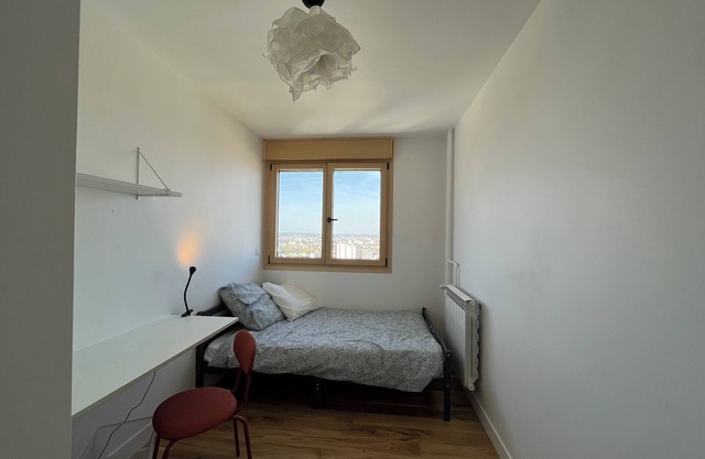 New refurbished appartement with a view, on new metro line 11