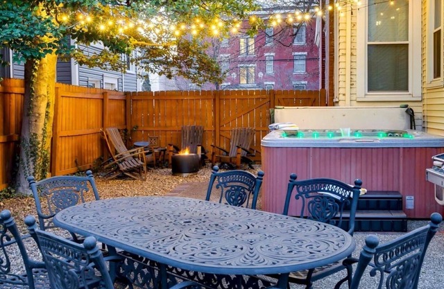 New Renovated 2BR Highland Home Hot Tub Playground