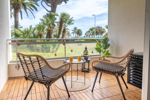 NEW! Sea View studio - Beachfront living in Cannes, Boulevard du Midi - Nouveau! Studio Vue mer, face à la plage, les pieds dans l'eau