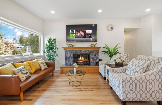 NEW Serene Retreat Seattle East: 3BR Home with Garden & Playground