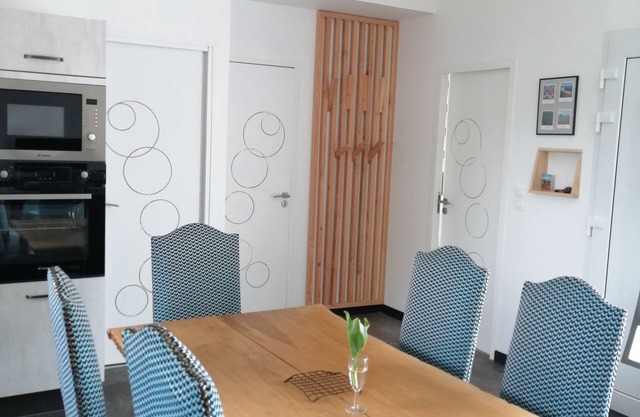 New single-storey house 800 metres from the sea and footpaths