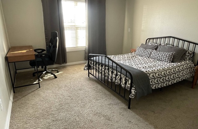 NEW! Spacious home on Slaughter trails and minutes from the square.