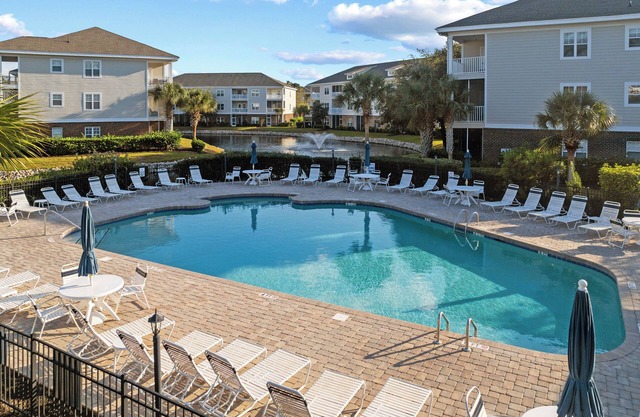 New Spacious 3BR Barefoot Resort Condo: Enclosed Balcony, Beach, Dining & Golf