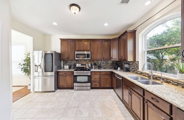 NEW Stardust - Luxurious Four Bedroom Retreat