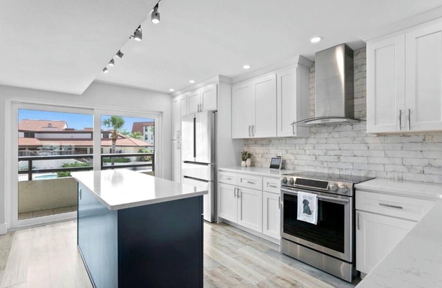 New! “Starfish Bay House” Tierra Verde, FL 2bd/3.5ba Bay views, beaches