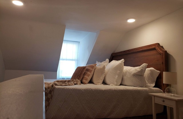 NEW The Cozy House on James