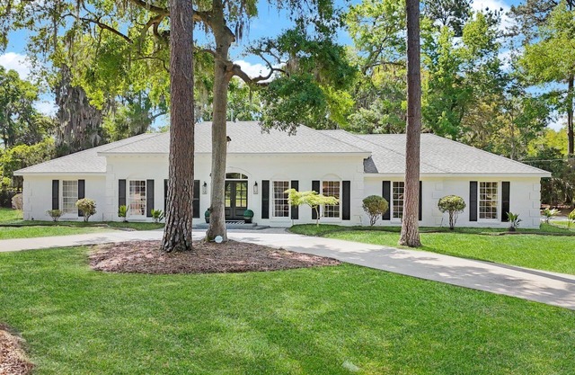 NEW! The White House, w/2 King Ensuites close to Parris Island and Downtown