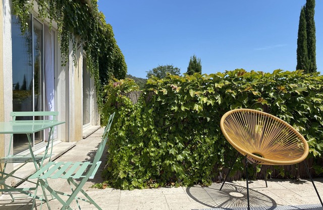 NEW: Townhouse with garden & private pool