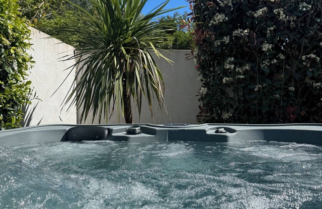 New Villa with Private Heated Pool Near Beach San Cyprien and Cala Rossa