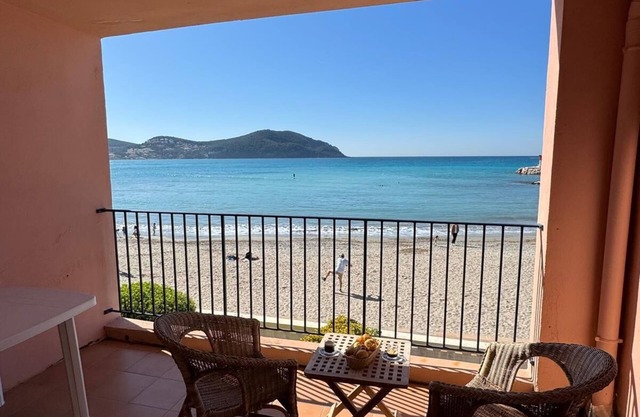 New waterfront apartment for rent