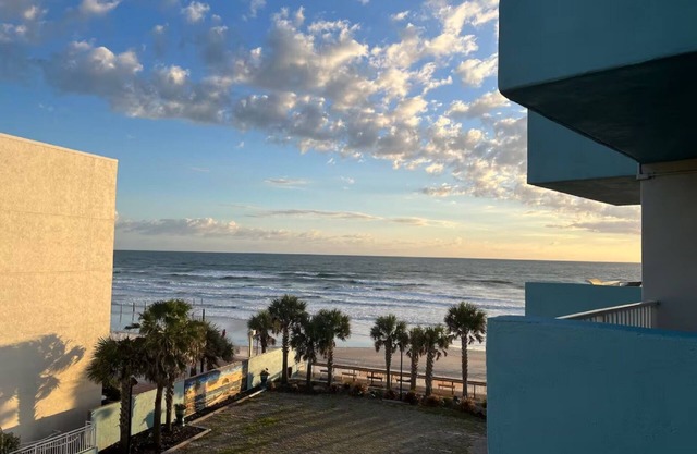 NEW Wonderful Ocean View Studio in Daytona Beach!