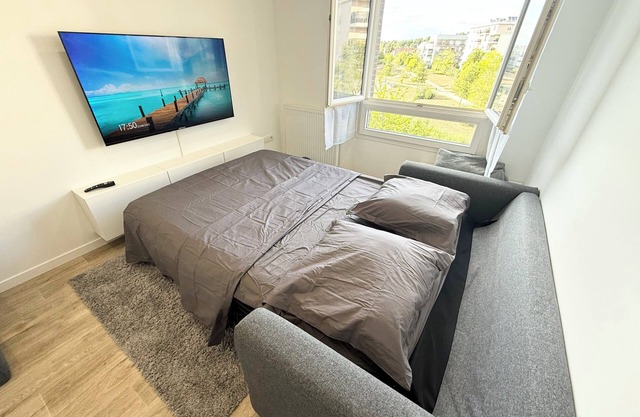 Newly refurbished 2-room apartment Parking, Wifi, washing machine and dryer.