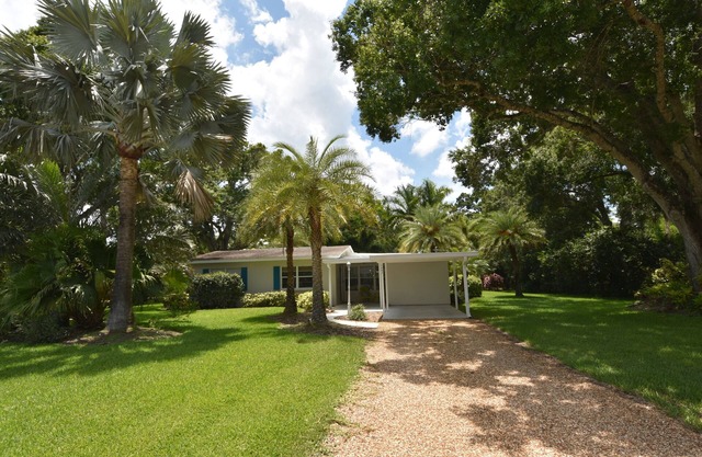 ☀️Newly remodeled! Comfy vacation home not far from the beach!