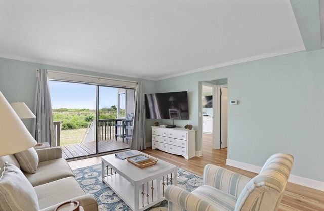 Newly Renovated! The Salty Breeze - Ocean Front 2 Bedroom