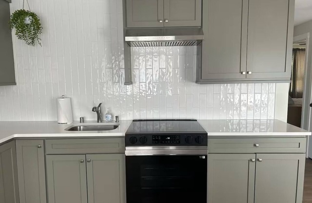 Newly Renovated 2BR Near Puget Sound and Airport