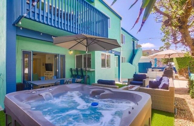 Newly Renovated Condo - Close to Everything!