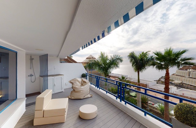 Newly renovated designer apartment with a large terrace and sea views
