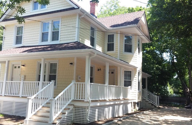 NEWLY Renovated Family Home Great Area - Beach - Greenport - Ferry - Restaurants