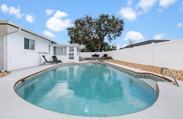 NEWLY The Azure Paradise 3br POOL Home!