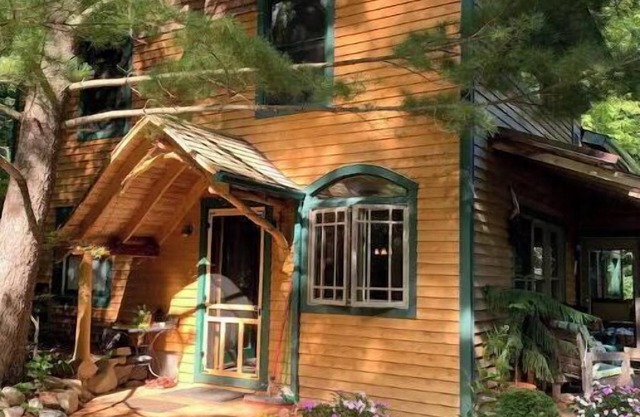 Newmoon Lodge 5 Star Reviews! Retreat near Arcadia, Crystal Mtn. Fall bookings!