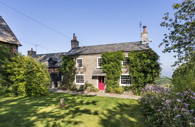 Newton Court - Nine Bedroom Villa, Sleeps 24