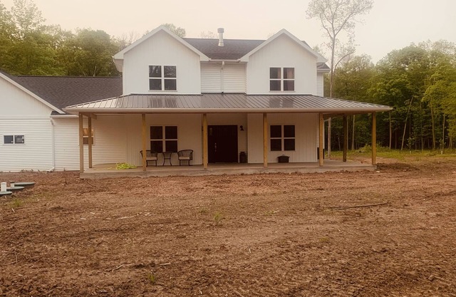 NFL Draft rental secluded country home 46 miles from away from Lambeau Field.