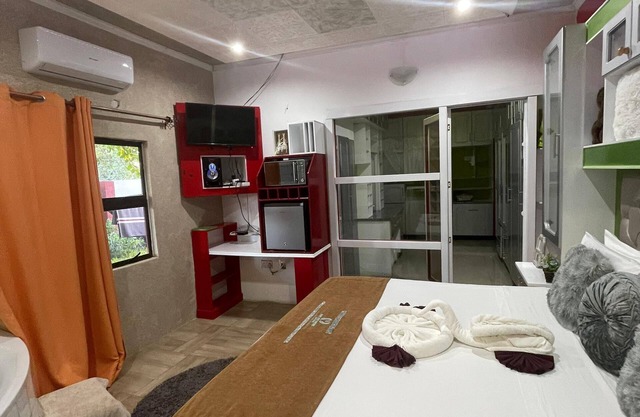 Ngami Gates: Master Bedroom