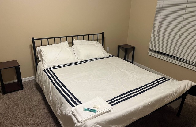 Nice 4-bedroom house with AC in charming Brandon/Tampa area