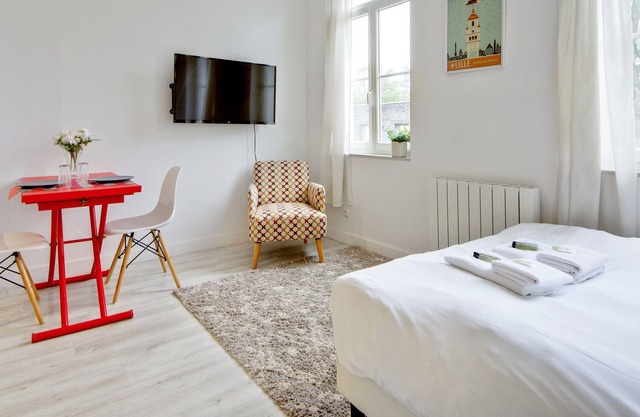 Nice and calm studio in Lille-Europe nearby the Old City - Welkeys