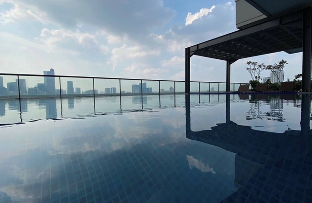 Nice And Comfort 1Br At 25Th Floor Samara Suites Apartment