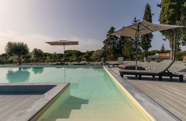 Nice apartment in villa for 4 people with pool, WIFI, A/C, TV and terrace