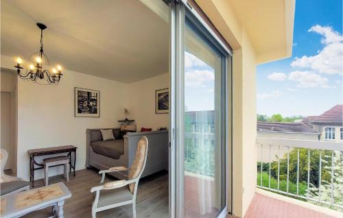 Nice Apartment In Cosne-Cours-Sur-Loire