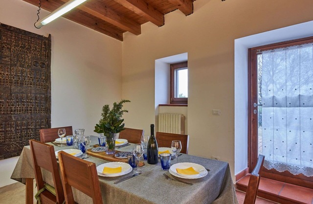 Nice apartment in villa for 8 people with WIFI, TV and patio