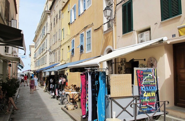 Nice apartment for 4 people with pool, WIFI, TV, terrace and pets allowed