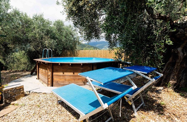 Nice apartment for 10 guests with pool, WIFI, patio and pets allowed