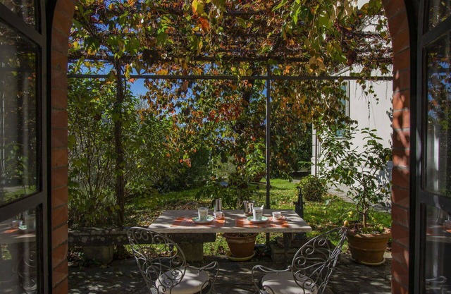 Nice apartment for 2 guests with private pool, TV, patio and pets allowed