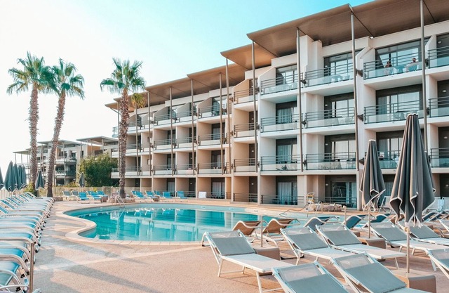 Nice apartment for 2 guests with A/C, WIFI, pool, TV and balcony