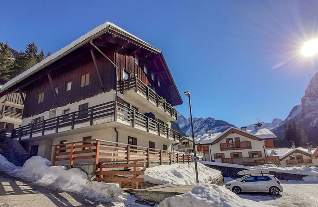 Nice apartment for 4 guests with TV, pets allowed and parking