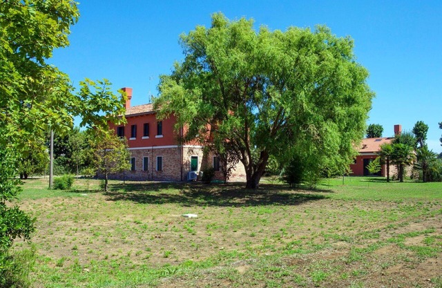 Nice apartment for 4 people with WIFI, A/C, TV and patio