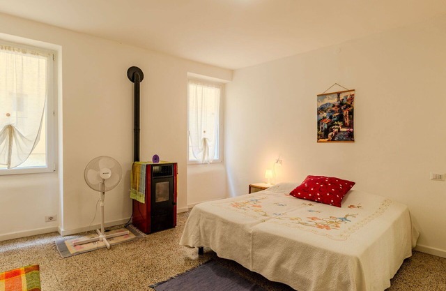 Nice apartment for 4 people with TV, patio and pets allowed