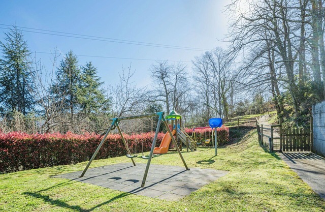 Nice apartment for 4 people with pool, WIFI, TV, pets allowed and parking