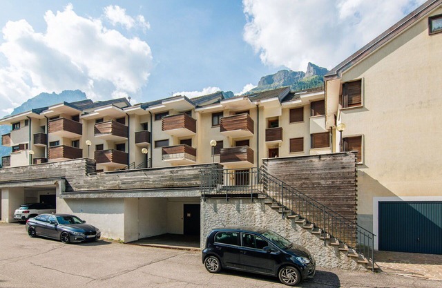 Nice apartment for 5 people with WIFI, TV, balcony and parking