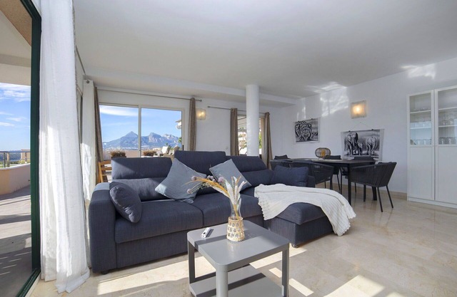 Nice apartment for 6 people with WIFI, A/C, pool, TV and patio