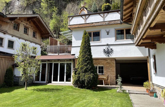 Nice apartment for 5 guests with WIFI, TV and terrace