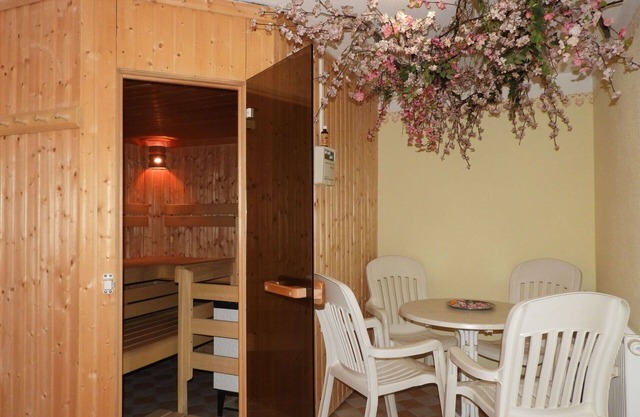 Nice apartment for 6 people with WIFI, TV and patio