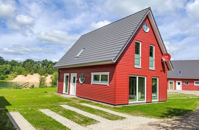 Nice apartment for 4 people with WIFI, pool, TV, balcony, pets allowed and parking