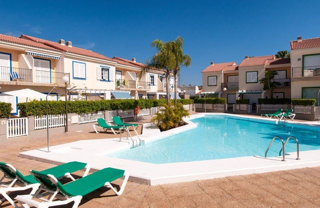 Nice apartment for 4 guests with pool, WIFI, A/C, TV, terrace and pets allowed