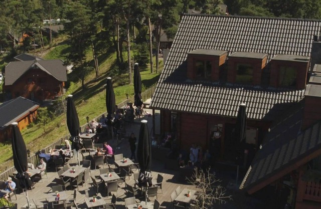 Nice apartment in villa for 4 people with WIFI, TV, terrace and parking